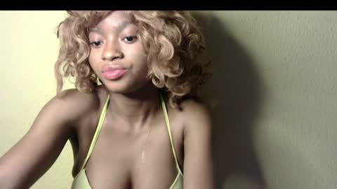 Snapshot of bigboobcreamx chatting on July 26, 2026, 10:44 am bigboobcreamx online show from July 26, 2026, 10:44 am