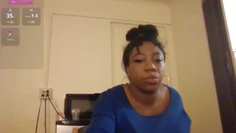 Snapshot of bigboobs_bouncin chatting on December 4, 2024, 8:45 am Ashley online show from December 4, 2024, 8:45 am