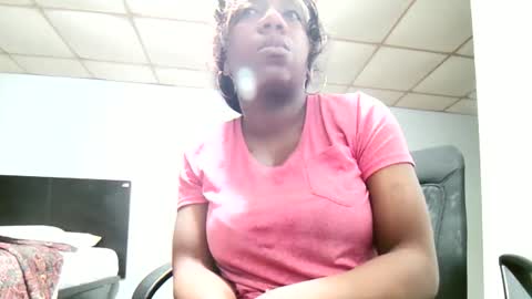 Snapshot of bigboobs_bouncin chatting on May 18, 2026, 8:42 am Ashley online show from May 18, 2026, 8:42 am