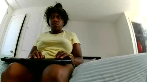 Snapshot of bigboobs_bouncin chatting on July 23, 2026, 7:56 pm Ashley online show from July 23, 2026, 7:56 pm