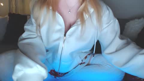 bigboobs_cutie online show from December 2, 2024, 10:23 pm