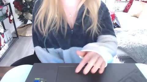 bigboobs_cutie online show from January 27, 2025, 8:49 pm