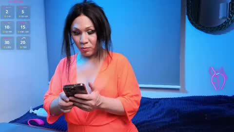 kyra Moor online show from June 8, 2026, 1:20 am