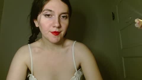 Isabella online show from December 17, 2025, 9:15 am