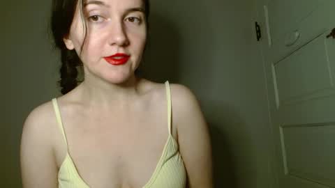 Isabella online show from January 12, 2026, 9:25 am