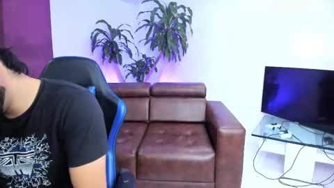 MOD ramon My team is mickey and roman online show from December 17, 2025, 12:55 pm