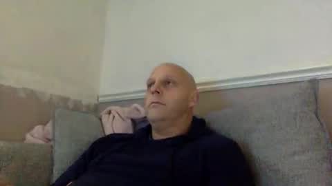 bigbumlover2377 online show from December 1, 2025, 1:27 pm