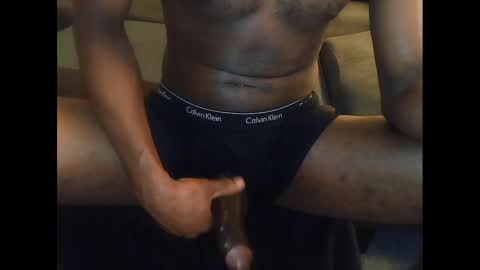 bigcalvin10 online show from October 4, 2025, 4:43 am