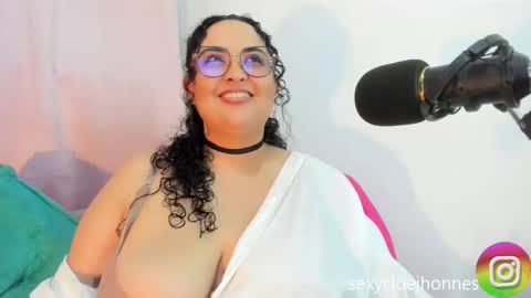 Cloe   online show from September 12, 2025, 6:02 am