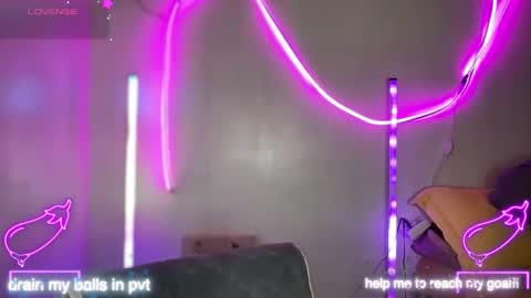 queen amanda online show from April 1, 2026, 5:08 am