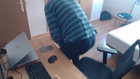 Snapshot of bigcok35spain chatting on February 12, 2025, 10:35 am bigcok35spain online show from February 12, 2025, 10:35 am