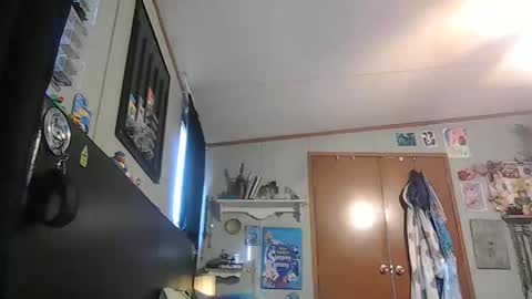 Snapshot of bigcummer4u803 chatting on February 23, 2026, 9:56 pm Tiny online show from February 23, 2026, 9:56 pm