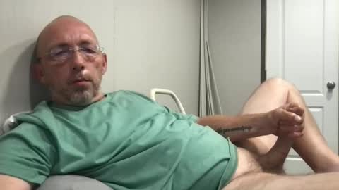 bigdaddydelight online show from June 3, 2026, 10:48 pm