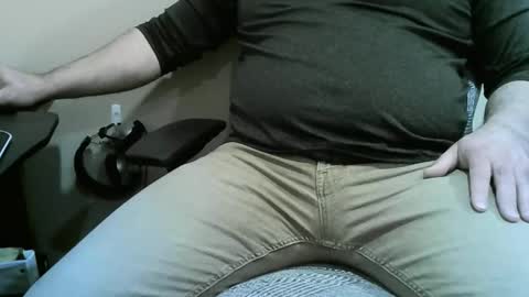 7inchstroker online show from December 5, 2025, 6:37 pm