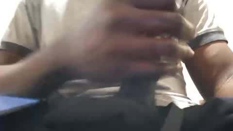 Snapshot of bigdja2001 chatting on December 1, 2025, 4:17 am bigdja2001 online show from December 1, 2025, 4:17 am