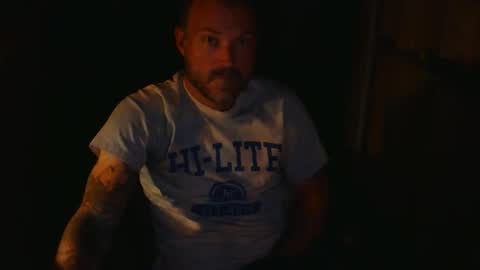 Snapshot of bigfox27 chatting on April 21, 2026, 2:37 am bigfox27 online show from April 21, 2026, 2:37 am