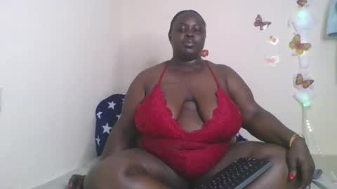 Snapshot of bigg_cate chatting on November 2, 2025, 3:36 pm Bigg Cate online show from November 2, 2025, 3:36 pm