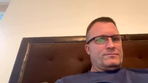 bigger22332233 online show from January 4, 2025, 11:48 pm