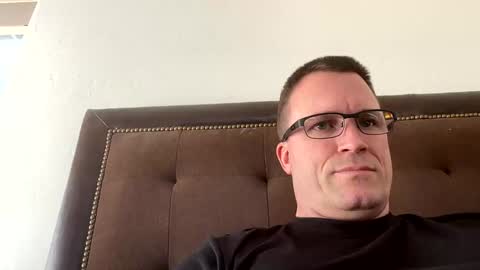 bigger22332233 online show from January 17, 2025, 9:28 pm