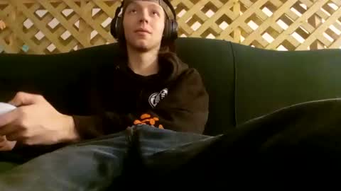 Snapshot of biggestboiiii chatting on November 9, 2025, 1:48 am biggestboiiii online show from November 9, 2025, 1:48 am