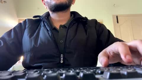 Snapshot of bighandsomesatisfy chatting on January 4, 2025, 11:11 am bighandsomesatisfy online show from January 4, 2025, 11:11 am