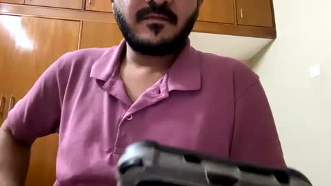 Snapshot of bighandsomesatisfy chatting on January 18, 2025, 6:10 pm bighandsomesatisfy online show from January 18, 2025, 6:10 pm