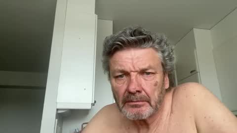 Snapshot of bigheart60 chatting on May 10, 2026, 11:04 am bigheart60 online show from May 10, 2026, 11:04 am