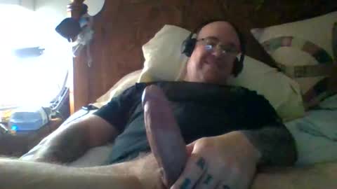 Snapshot of bigmike197167 chatting on April 27, 2026, 5:16 am bigmike197167 online show from April 27, 2026, 5:16 am