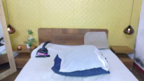 bigroundbooty_ online show from April 14, 2026, 8:26 pm