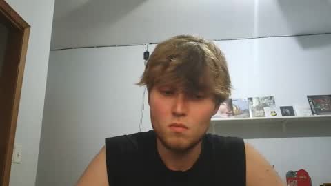 Snapshot of bigskinnyboyshh chatting on April 27, 2026, 11:14 pm bigskinnyboyshh online show from April 27, 2026, 11:14 pm