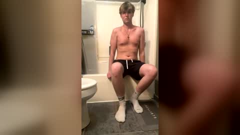 bigskinnyboyshh online show from June 13, 2026, 2:42 am