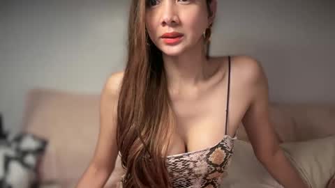 Snapshot of bigsurprise4u chatting on December 11, 2024, 4:49 am Yna online show from December 11, 2024, 4:49 am