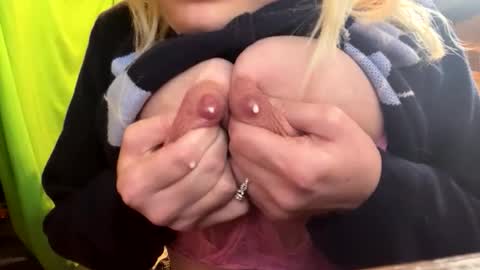 Snapshot of bigtits133 chatting on March 2, 2026, 5:08 am bigtits133 online show from March 2, 2026, 5:08 am