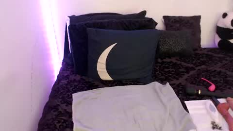 Snapshot of bigtittedtattedlesbian chatting on June 11, 2026, 9:46 pm Nichole lights online show from June 11, 2026, 9:46 pm