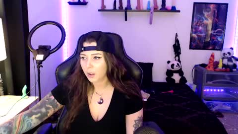 Snapshot of bigtittedtattedlesbian chatting on June 21, 2026, 11:51 pm Nichole lights online show from June 21, 2026, 11:51 pm