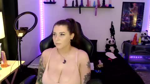 Snapshot of bigtittedtattedlesbian chatting on June 24, 2026, 10:31 pm Nichole lights online show from June 24, 2026, 10:31 pm