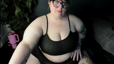 bigtittybbw online show from February 21, 2026, 4:19 pm