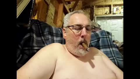 Snapshot of biguy121971 chatting on December 21, 2024, 8:50 am Biguy52 online show from December 21, 2024, 8:50 am