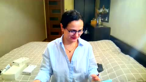 Snapshot of bililay chatting on January 18, 2026, 9:18 pm DOM NIKA online show from January 18, 2026, 9:18 pm