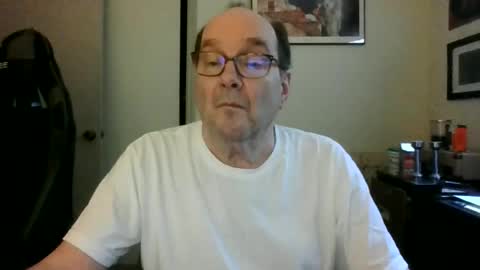 Snapshot of bink195234 chatting on June 16, 2026, 6:10 pm Bink195234 online show from June 16, 2026, 6:10 pm