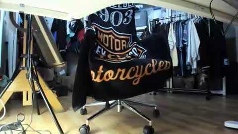 Snapshot of bisexualjay chatting on November 29, 2025, 2:53 pm bisexualjay online show from November 29, 2025, 2:53 pm