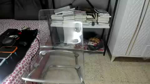 bisex woman online show from June 28, 2026, 8:26 pm