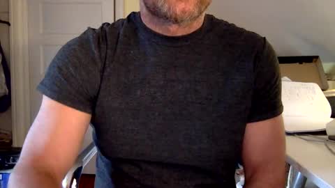 Snapshot of bisonbar chatting on February 7, 2025, 7:06 pm BisonBar online show from February 7, 2025, 7:06 pm