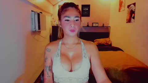 Snapshot of bitchcommanderstella chatting on April 23, 2026, 10:23 pm 3 online show from April 23, 2026, 10:23 pm
