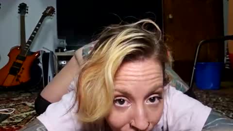 bizzybambino online show from November 29, 2025, 3:31 am