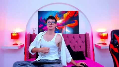 Snapshot of bjalexmiller chatting on January 16, 2025, 1:04 pm bjalexmiller online show from January 16, 2025, 1:04 pm
