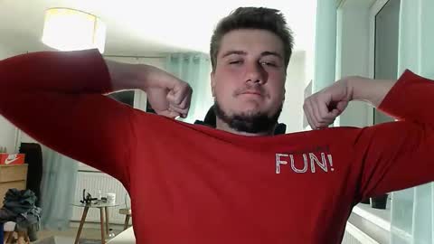 bjguyhugecock online show from May 13, 2026, 9:44 pm