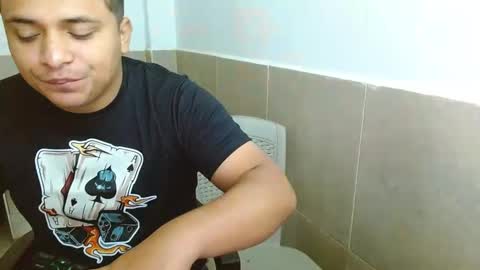 black__and__whiite online show from October 15, 2025, 10:32 pm