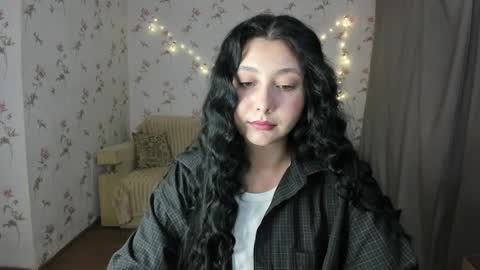 Snapshot of black_berry_bla_ck chatting on November 18, 2025, 12:09 pm black_berry_bla_ck online show from November 18, 2025, 12:09 pm