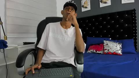 boy online show from February 16, 2025, 2:09 am